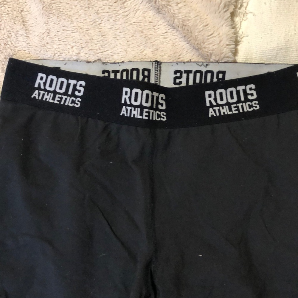 ROOTS Leggings.